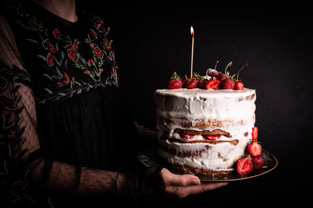 草莓多层蛋糕图片下载