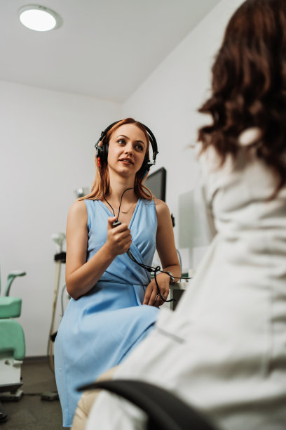 听力测量和助听器诊断图片下载