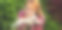 一个年轻女子对花过敏。图片下载