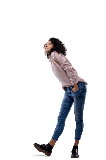 模特姿势优雅，美丽，年轻有异国情调，长l图片下载