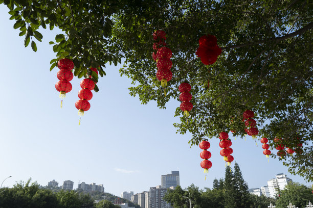 春节期间悬挂的灯笼图片下载