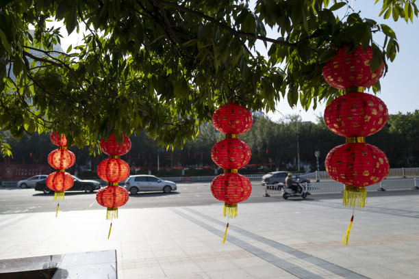 春节期间悬挂的灯笼图片下载