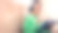 小女孩戴着耳机，房间里放着平板电脑。图片下载