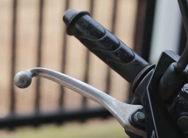 油门和前刹车图片下载