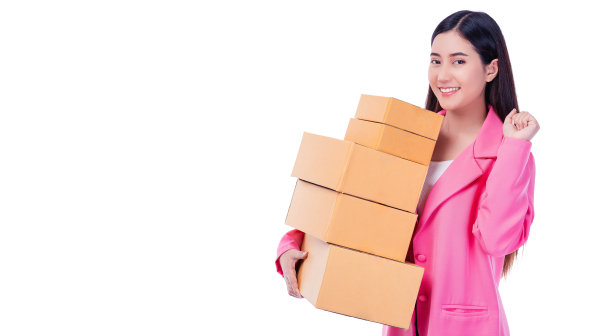 快乐的亚洲商业女性持有包裹包裹盒子孤立在白色背景复印空间快递航运服务和网上购物概念快乐的亚洲年轻女性持有包裹图片下载