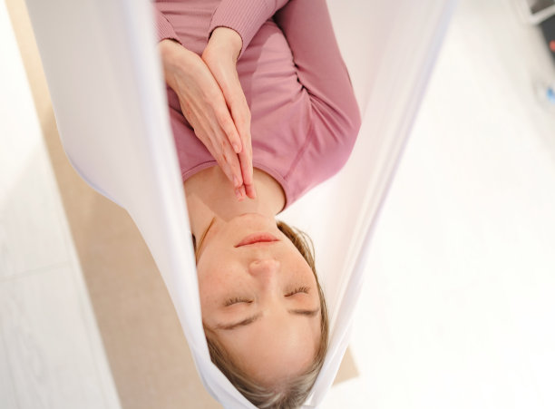 瑜伽室内空气瑜伽及拉伸工作坊图片下载