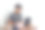 肖像亚洲眼镜男子正微笑着看着笔记本电脑在卧室的工作与自然光线的概念图片下载