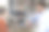 酒吧招待员与顾客在一起图片下载