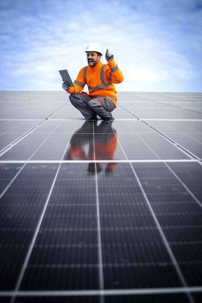 太阳能工人有好主意。图片下载