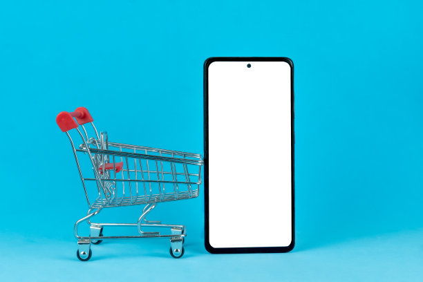 蓝色背景上的带白色屏幕手机购物车，在线购物配送图片下载