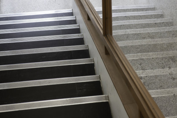 舒适风格的阁楼咖啡厅图片下载