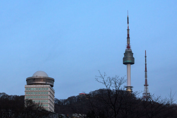 从汽车上看首尔市景图片下载