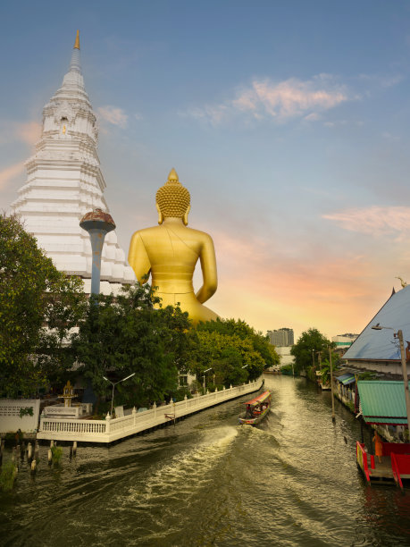 日落时分的大佛(巴南寺)图片下载