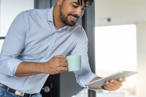 年轻的非洲商人图片下载