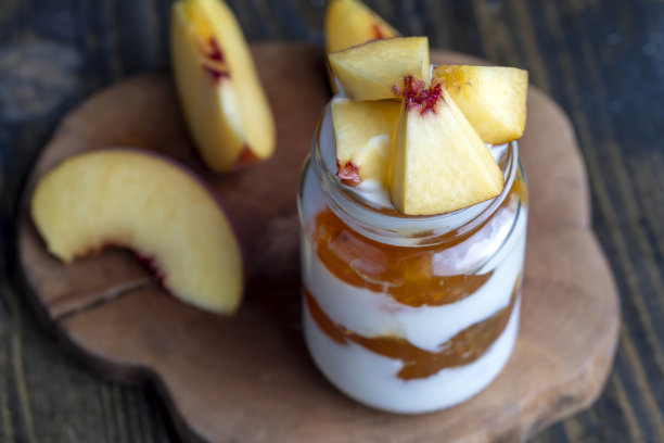 美味的桃子味酸奶图片下载