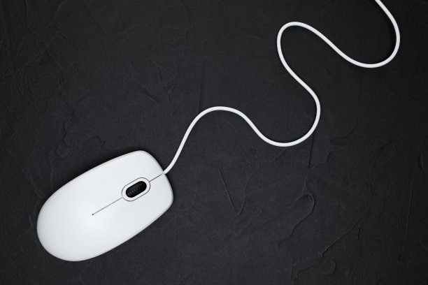 白色现代有线电脑鼠标在黑色背景图片下载