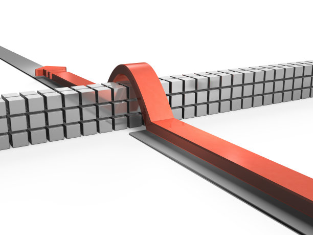 一堵障碍墙挡住了道路。一个红色的箭头继续越过墙向前移动。抽象概念，代表坚强的意志和克服。成功和胜利。决议和解决方案。3 d渲染。白色背景。图片下载