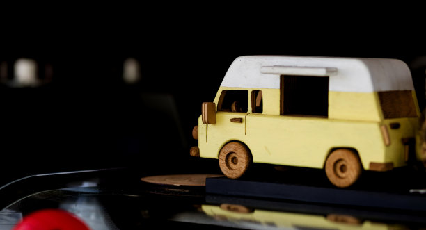 玩具车。送货卡车。图片下载