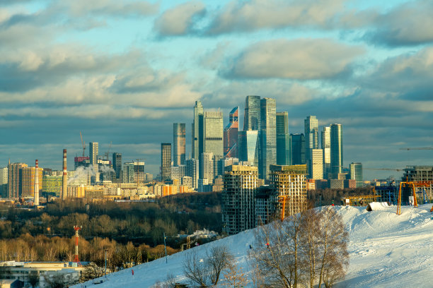 Panotama Lata -轨道-山滑雪在莫斯科的克雷拉茨科夫区图片下载