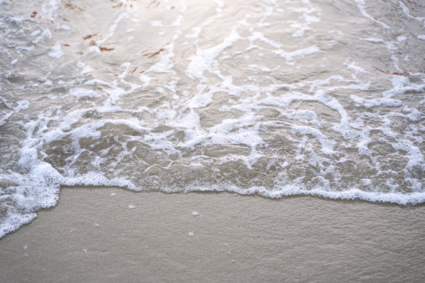 海边安静的海滩图片下载