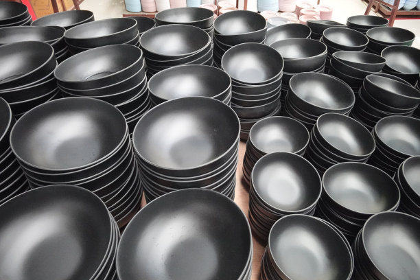 黑色的碗图片下载