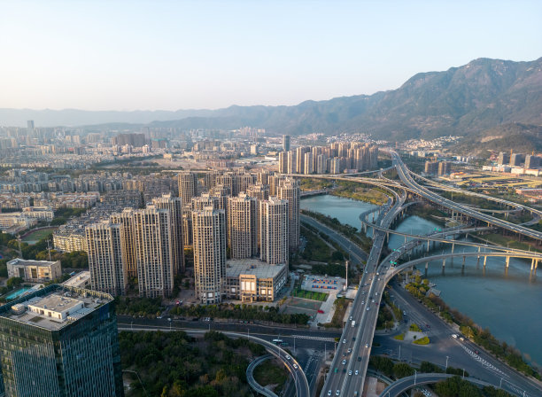 城市高架道路鸟瞰图图片下载