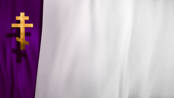 俄罗斯东正教十字架全框架紫色紫色白色丝绒丝绸背景图片下载