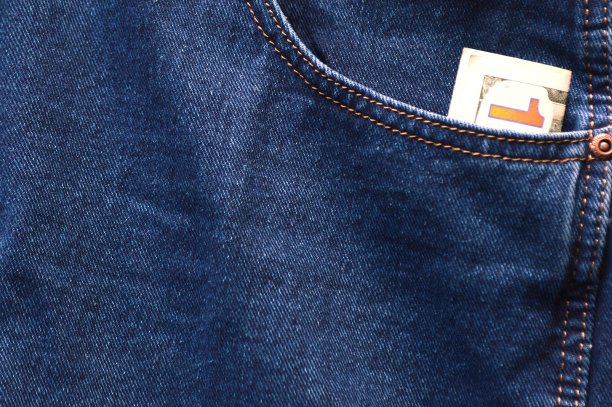 牛仔裤口袋里的钱图片下载