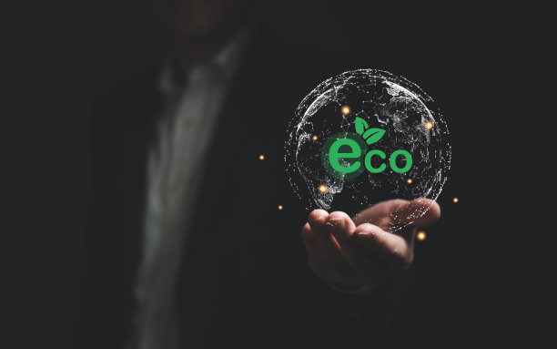 企业家手指向数字屏幕仪表板，同时控制和减少全球友好企业的碳排放。企业关注环境、碳信用和零排放。图片下载