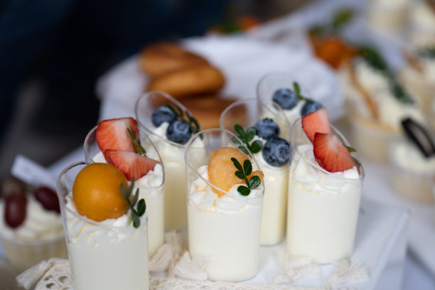 宴会上的自助甜点图片下载