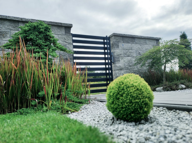 入口大门和前花园图片下载