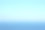 空荡海面上的小帆船图片下载