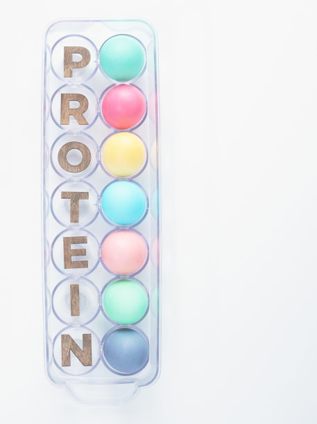 彩色鸡蛋与Word蛋白分离在白色图片下载