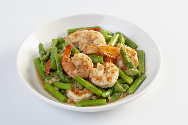 芦笋炒鲜虾孤立白底图片下载