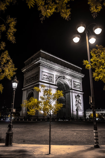 Illuminated Arch De Triomphe De L'Étoile On Place Charles De Gaulle And Champs Elysees In The Night In Paris, France图片下载