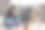 亚洲女商人在办公室用电脑做笔记图片下载