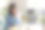 韩国女商人在电脑上工作在办公室浏览互联网图片下载