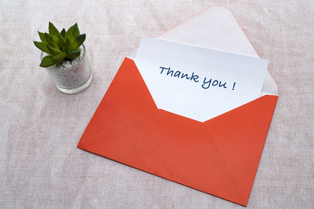感谢信和信封——白色背景图片下载