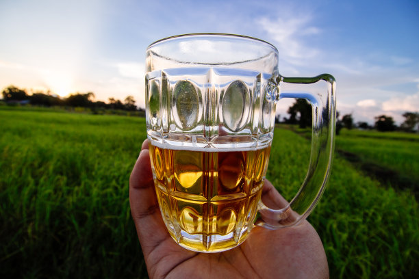 一杯啤酒图片下载