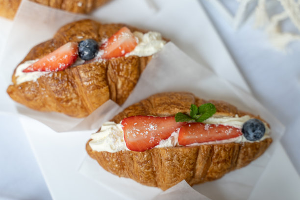 酒店餐厅提供精美的水果蛋糕图片下载