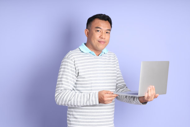 成年亚洲男人图片下载