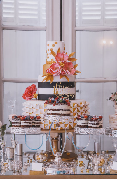 豪华蛋糕桌装饰庆祝活动图片下载