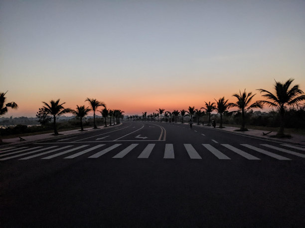 那琅湖，老挝人民民主共和国万象。在万象做运动的地方，跑步，骑自行车。高质量照片图片下载