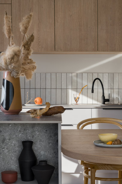 兼收并蓄的厨房与时尚的装饰图片下载