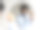 快乐的大胡子印度商人站在浴室的镜子前，扣上衬衫图片下载