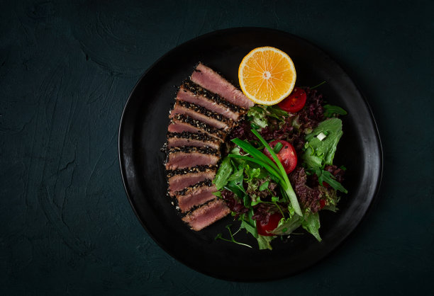 蔬菜沙拉，煎金枪鱼，芝麻，健康食品，俯视图，图片下载