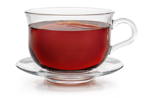 一杯白底红茶。文件包含剪切路径。图片下载