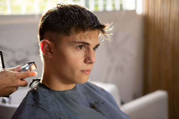 青少年在发廊图片下载