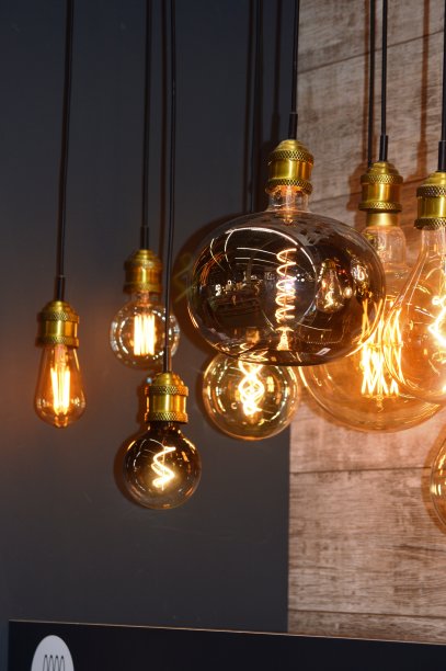 照明灯泡图片下载