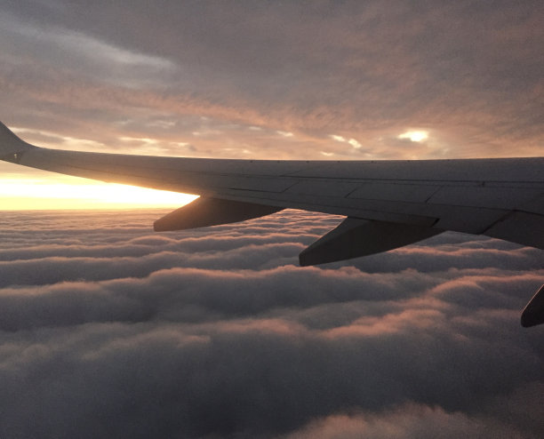 在云端之上图片下载